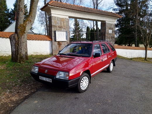 Hřbitov mezi Černou v Pošumaví a Bližnou
