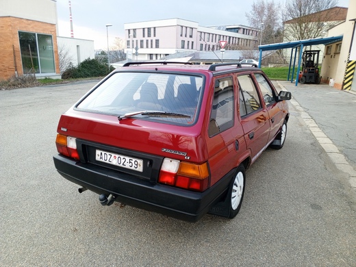 Hmm, ještě stěrač načernit....